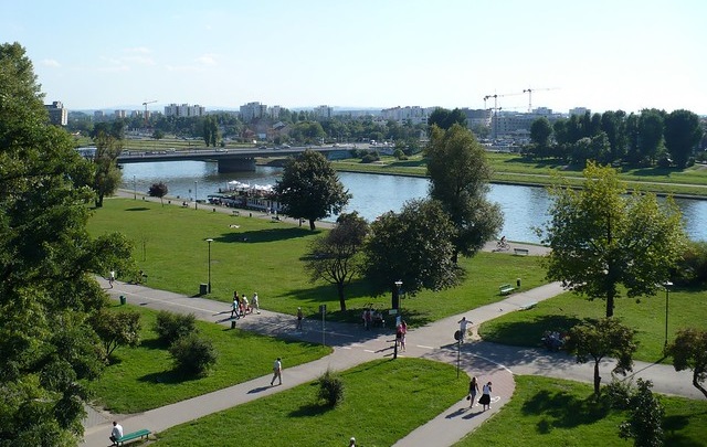 Krakow park and wisla river