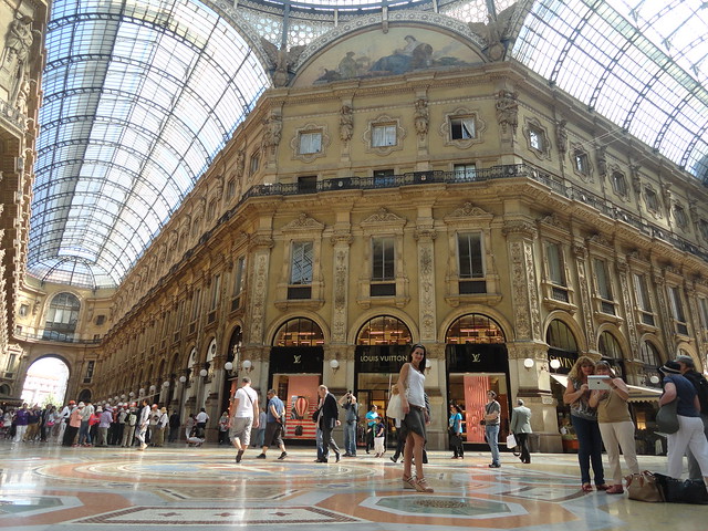 Milan shopping Galleria Vittorio Emanuele II