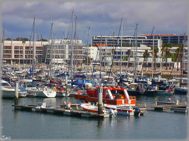 Lodging around the Lagos marina