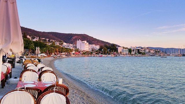 Beach dining in Bodrum